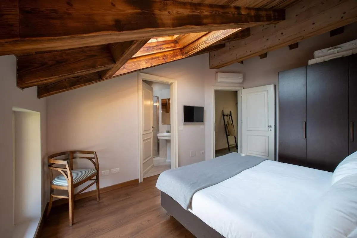 Toldino House 4 Min By Car To Lake 切尔诺比奥 0*,